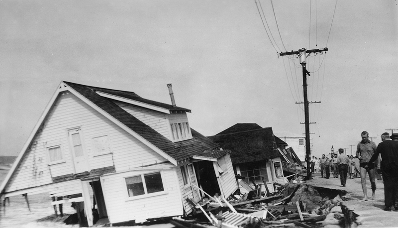 Illustration for article titled L.A. Weather Isn't Always Perfect: Snow & Hurricanes in the Southland